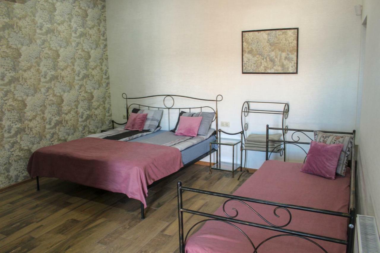 3 Studio Tiflis Habitación foto
